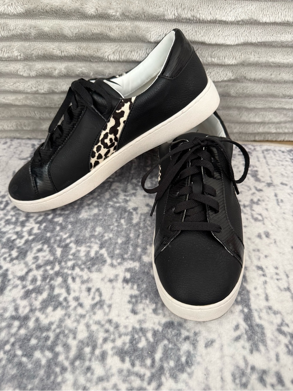 Nordstrom Rack Black Leather Sneakers with Leopard Side Panel Size 9.5